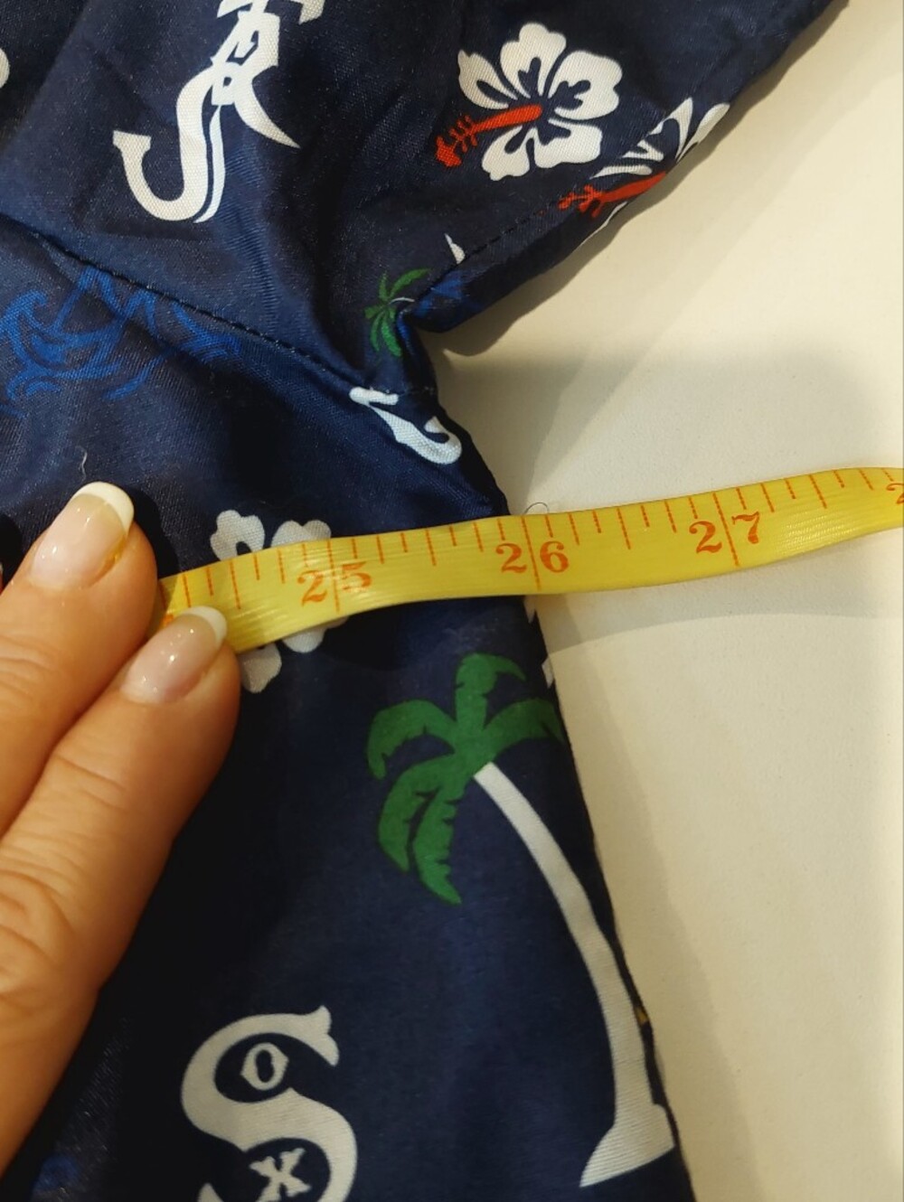 Chicago White Sox Men's Size Medium Hawaiian Style Shirt Camp Blue Palm Trees - Picture 7 of 9